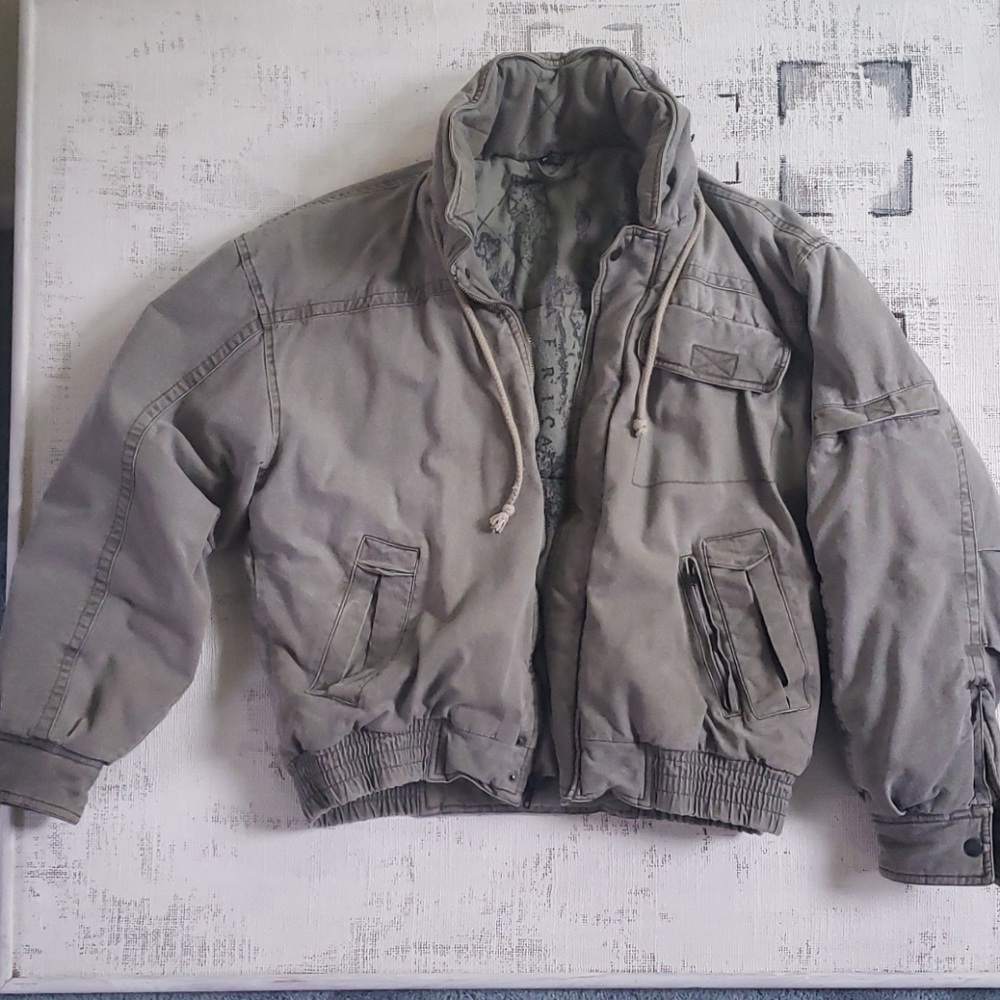 UNIQUE cropped puffer jacket